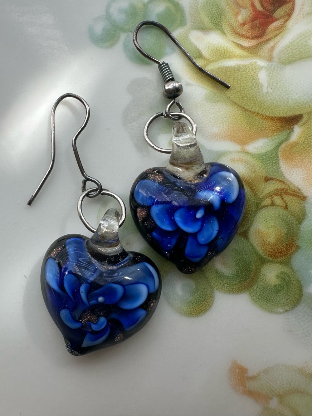 🌸🩵Vintage Blue Heart Glass Earrings with Flowers Inside - Lightweight